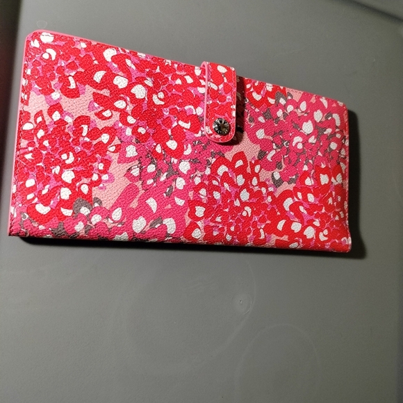 Vera Bradley NWOT Tri Fold Travel Wallet Floral Pink - Picture 6 of 6